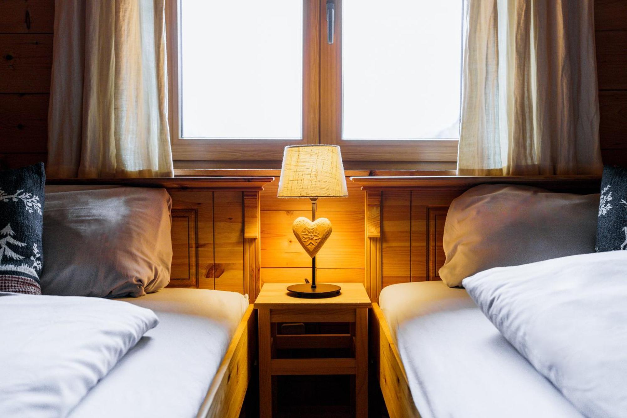 Ski-In & Ski-Out Out Chalet Maria With Amazing Mountain View 마리아알름암스타이너르넨미어 객실 사진